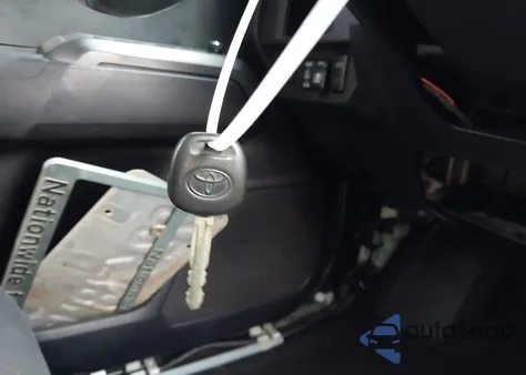 2017 Toyota Tacoma Trd Off Road z USA, uszkodzony, nr VIN 3TMDZ5BN1HM021526